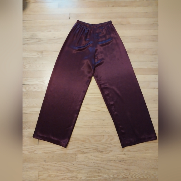 Very unique 2 piece set in the color of the season - burgundy! - Picture 8 of 10